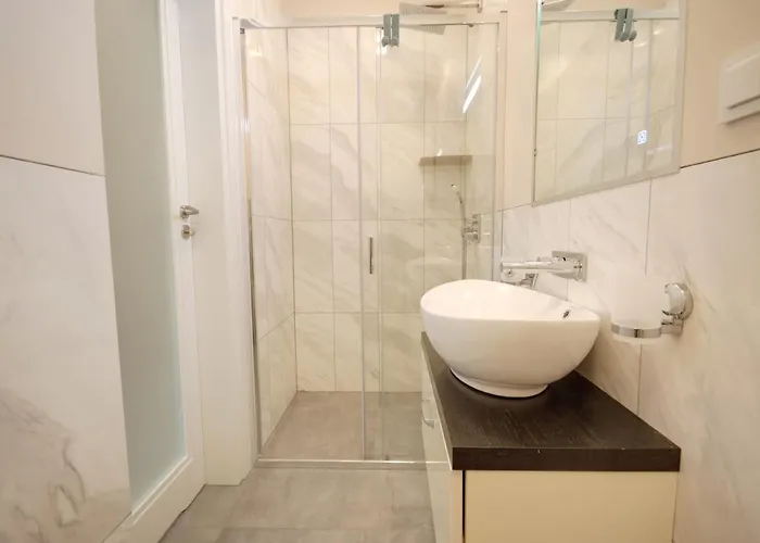 Helapart - Naturalnie, Ze شقة هيل